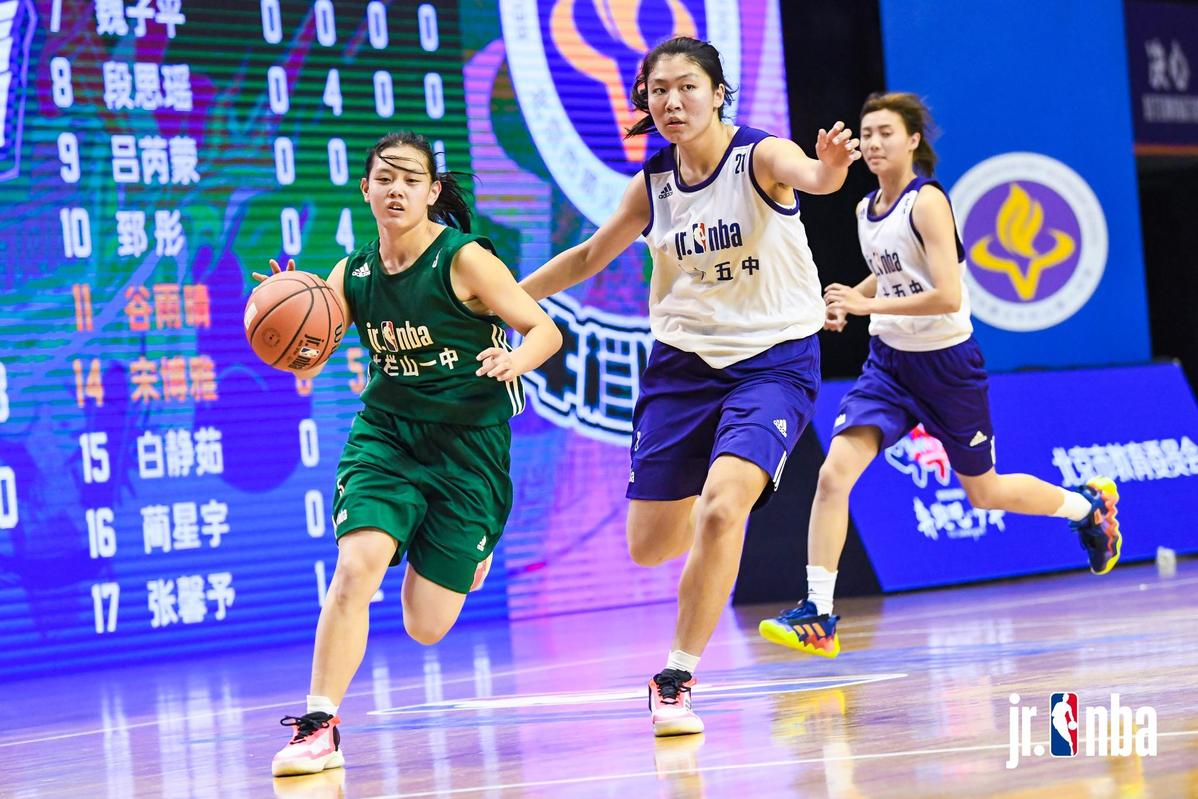 紧张与深夜会议……哈维·阿隆索的未来悬而未决